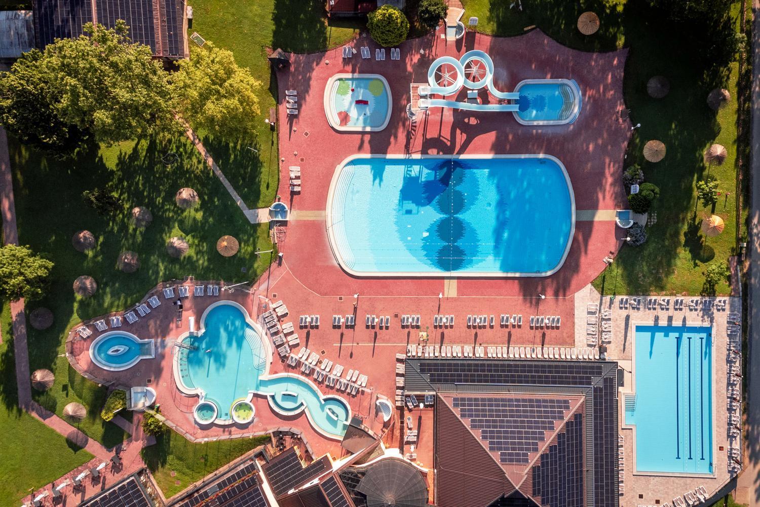 Terme Banovci - Mobilne Hiske Med Brajdami Hotel Екстериор снимка